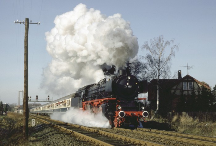 01 150 Sonderzug Celle->Bergen auf der OHE, bei Celle-Vorstadt, 12.03.1983