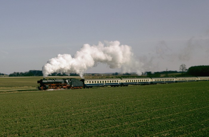 01 150 Sonderzug Celle->Bergen auf der OHE, bei Dohnsen, 12.03.1983