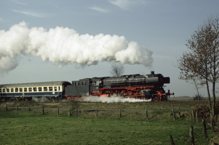 01 150 Sonderzug Celle->Bergen auf der OHE, bei Diesten, 13.03.1983