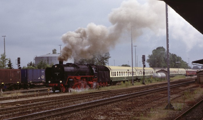 01 066 Sonderzug aus Friedrichshafen, Ausfahrt Aulendorf, 23.07.1995