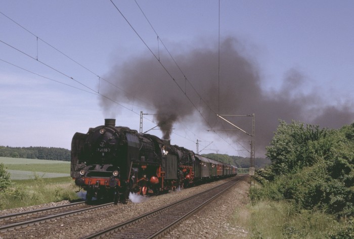 01 066 + 01 1066 Sonderzug nach Amstetten, hinter Süssen, 15.06.1996