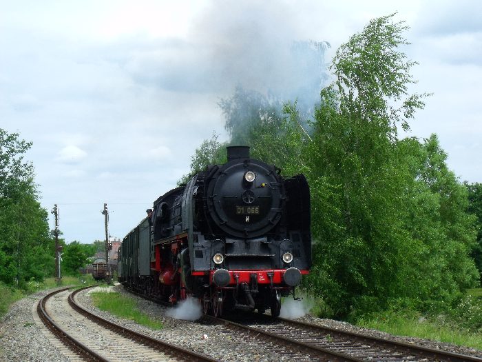 01 066 mit P 2111 Gunzenhausen→Nördlingen, Ausfahrt Wassertrüdingen, um 12:11h am 10.06.2012