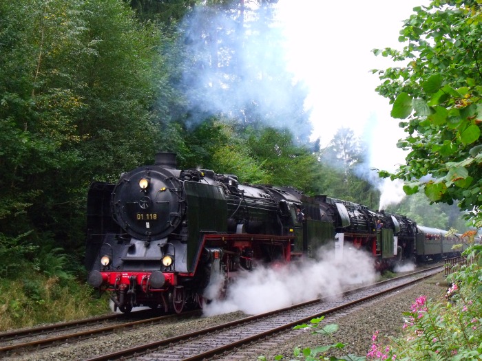 01 118 + 01 509 + 01 533 vor dem letzten Pendelzug auf der Schiefen Ebene des Tages (es schiebt 38 1301) bei km 80,7 um 15:15h am 20.09.2014