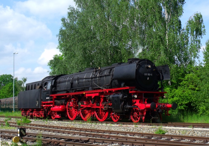 01 180 beim Umsetzen in Wassertrüdingen, um 16:35h am 17.05.2015