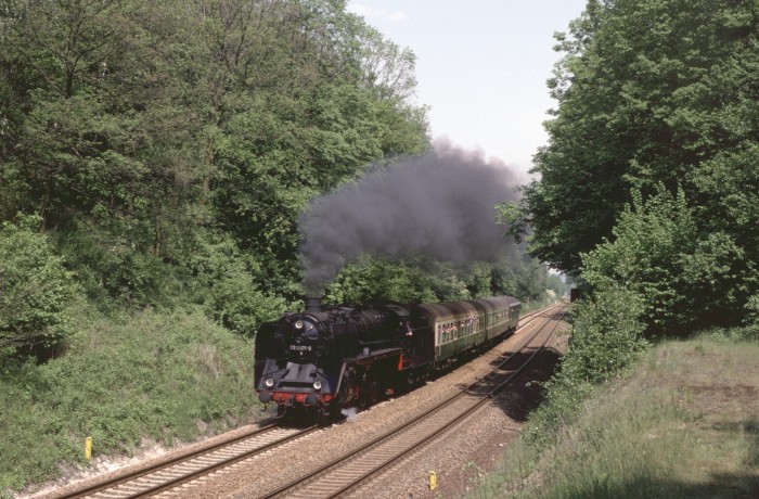 03 001 mit N 7081 hinter Zoblitz, 26.05.1995