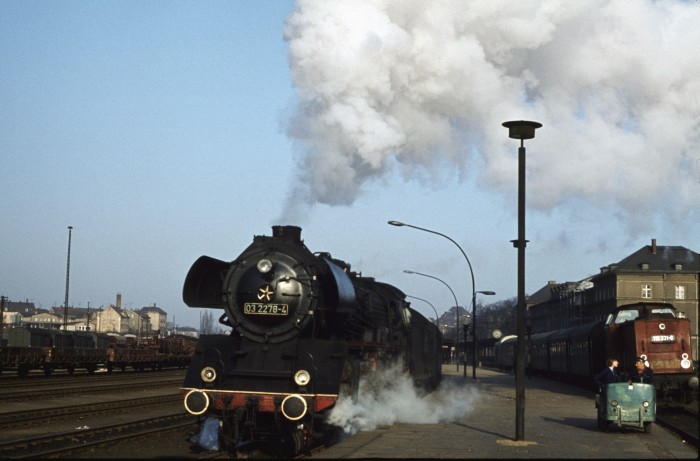 03 2278 mit P 3805 Abfahrt in Bautzen, 14.03.1977