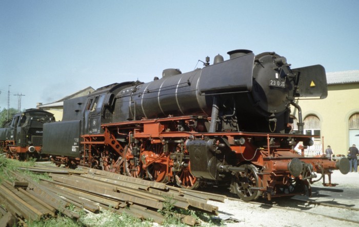 23 058 im Bw Crailsheim, 28.05.2005