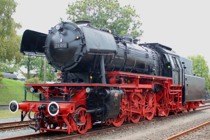 23 019 außerhalb des Schuppens im Bw-Gelände Neuenmarkt-Wirsberg ausgestellt, am 20.09.2008