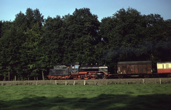 24 009 Tv Zug nach Ibbenbüren, bei Bad Laer, am 05.09.1981