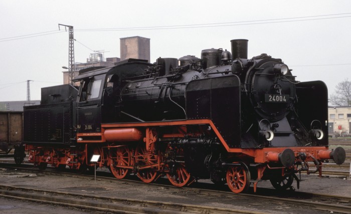 24 004 im Bw Dresden-Altstadt, am 03.05.1992