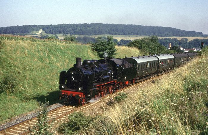 38 1182 Richtung Rottenbach hinter Stadtilm, am 10.08.1997