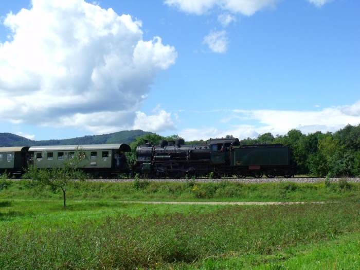 38 3199 Tv abwärts fahrend von Neuffen zurück nach Nürtingen, fotografiert zwischen Neuffen und LInsenhofen, um 12:21h am 21.08.2016