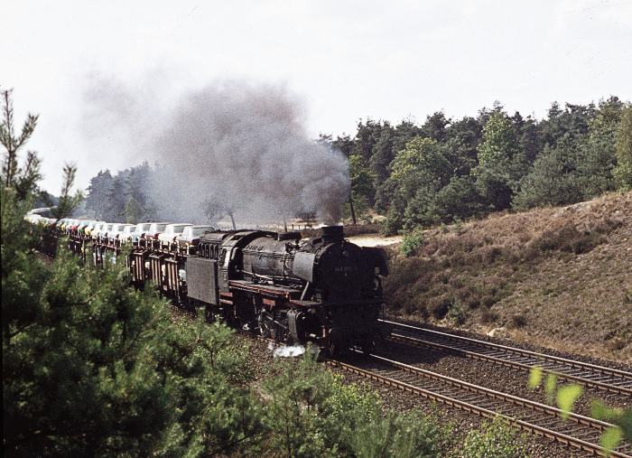 042 073 mit Autozug  im Lathener Einschnitt, am 14.08.1976