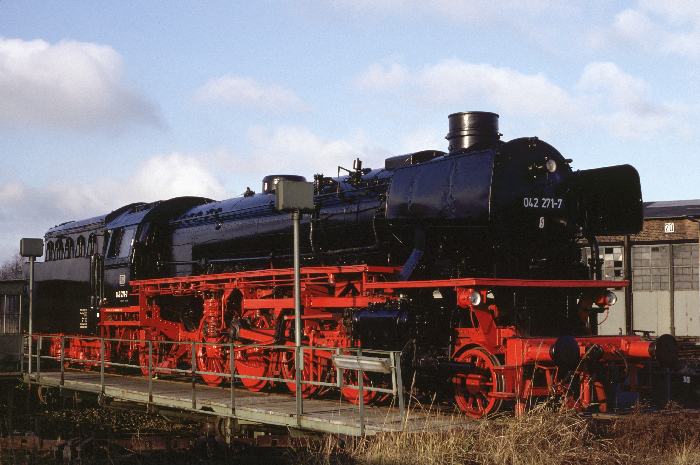 042 271 im Bw Neumünster, am 15.12.1990