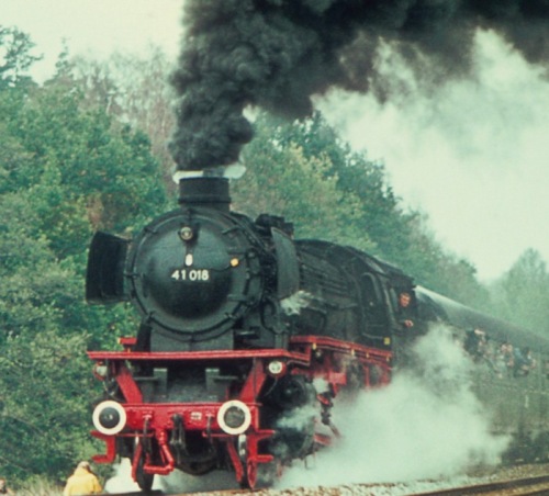 41 018 vor UEF-Sonderzug Richtung Marktschorgast auf der Schiefen Ebene, am 26.09.1976