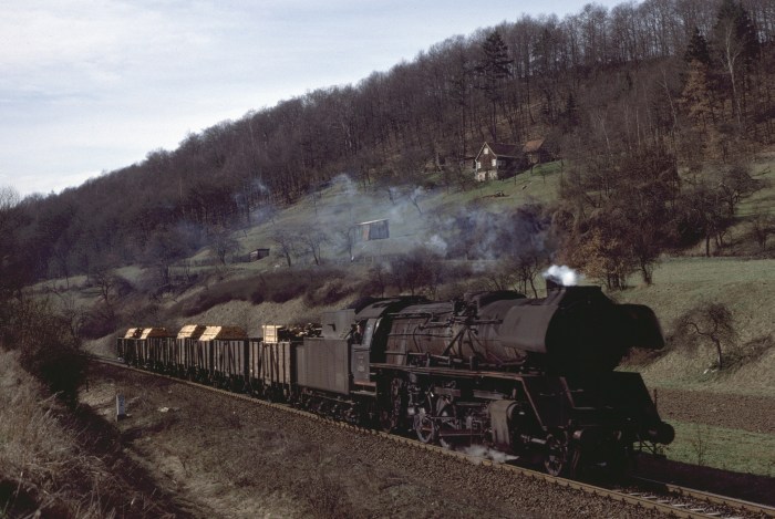 41 1260 Nahgüterzug bei Orlamünde, 16.03.1977