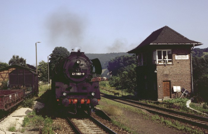 41 1182 mit Dg 50629 durchfährt Uhlstädt, 23.07.1983