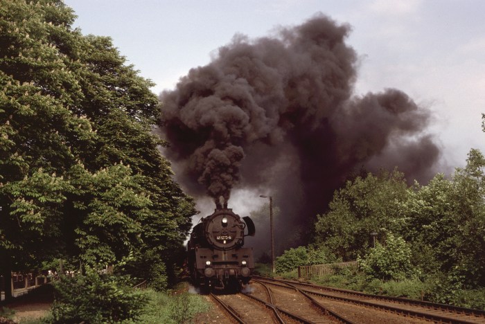 41 1273 mit Dg Anfahrt im Pbf Rudolstadt, 30.05.1985