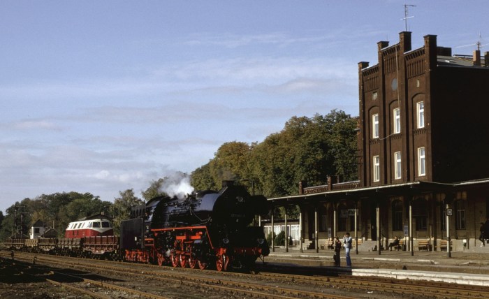 41 1185 mit Gz aus Magdeburg, Ankunft in Genthin, 21.10.1991