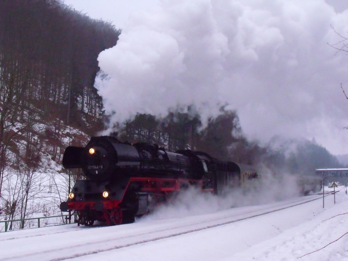 41 1144 mit RE Rodelblitz (Arnstadt -> Eisenach) Ausfahrt Bahnhof Gehlberg, um 16:46h am 12.02.2017