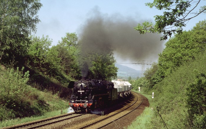 44 0093 mit DNG 1 hinter Saalfeld, am 05.05.2000