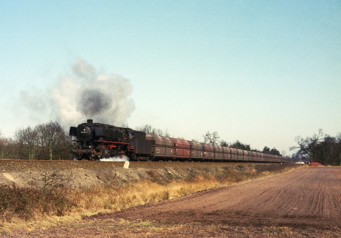 043 167 mit Erzzug bei Dörpen, 21.03.1975