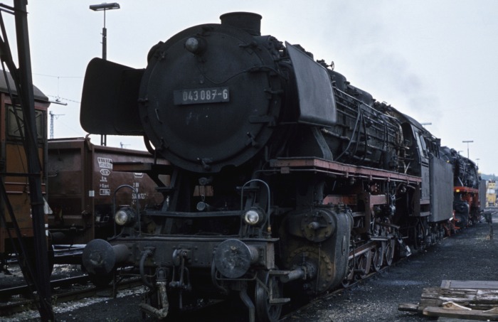 043 087 im Bw Rheine, am 10.09.1977