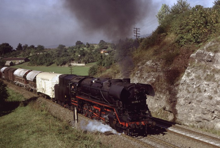 44 0115 Gz ->Gera vor Unterwellenborn, 04.10.1980