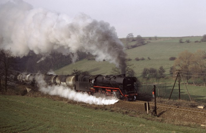 44 0231 mit Ölzug bei Neunhofen, 28.03.1981