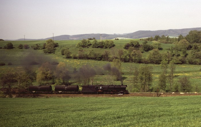 44 0689 mit Ng ->Gera am Orla-Tal vor Neunhofen, 09.05.1981