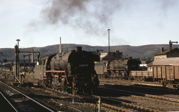 44 0600 am Wasserkran, 44 0397 Tv vor Gz, Bf Saalfeld, 13.06.1981