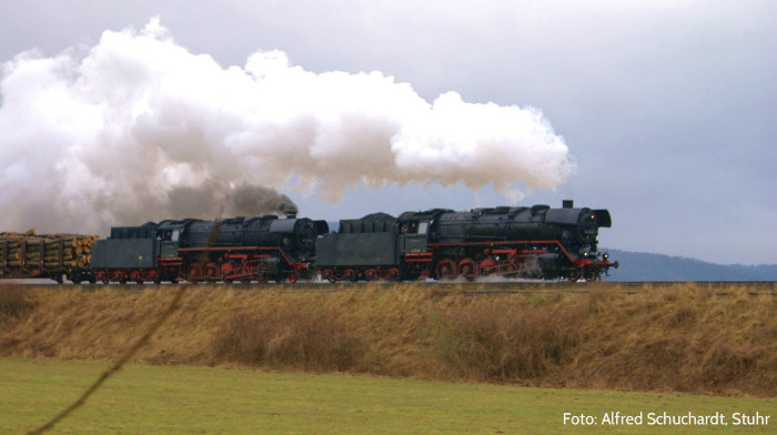 44 2546 + 44 1486 mit DGz 202 von Salzungen nach Eisenach, fotografiert bei Unterrohn, um ca.8:55h am 11.04.2013
