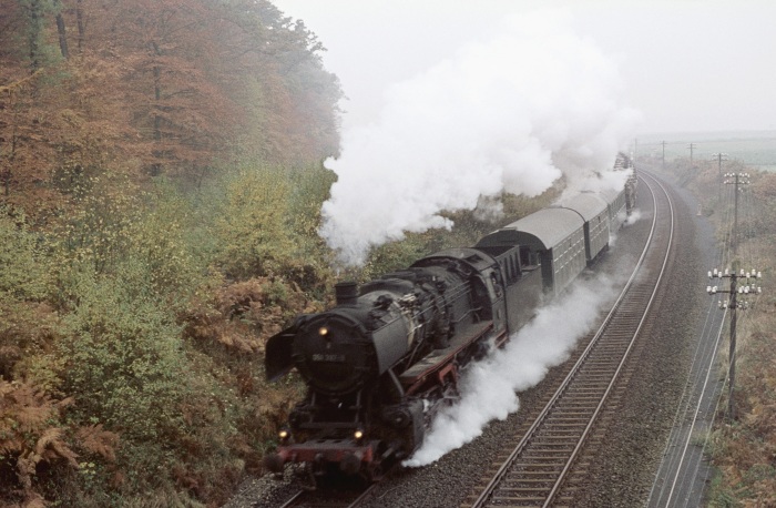 051 397 mit Militärzug bei Ebstorf, 08.11.1975