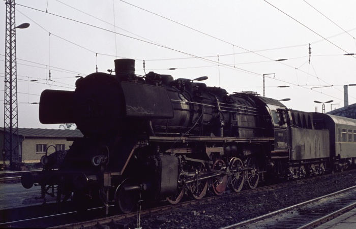 50 1945 vor P 8401 in Dresden-Neustadt, 13.07.1976