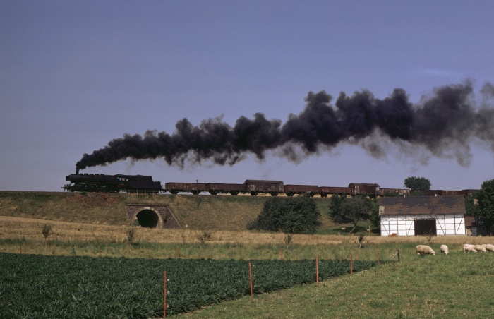50 3014 vor schwerem Gz Riesa->Nossen bei Oberstößwitz, 21.08.1978