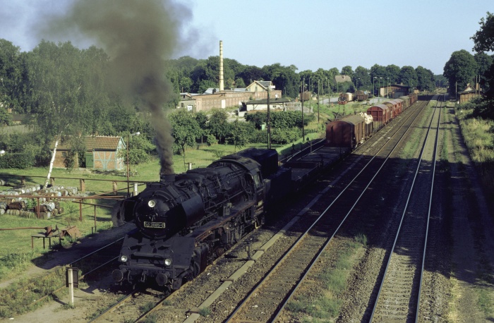 50 3685 mit Ng 61852 in Grabow, am 15.08.1983