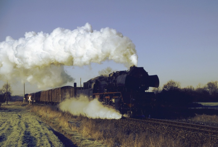 50 3696 mit Gz ->Hagenow/L hinter Boizenburg, 01.12.1983
