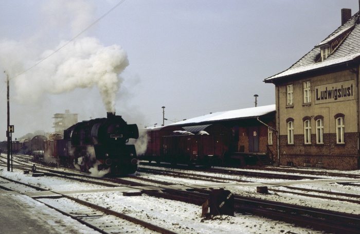 50 3624 vorm Ng 61851 Ausfahrt Ludwigslust, 17.12.1983