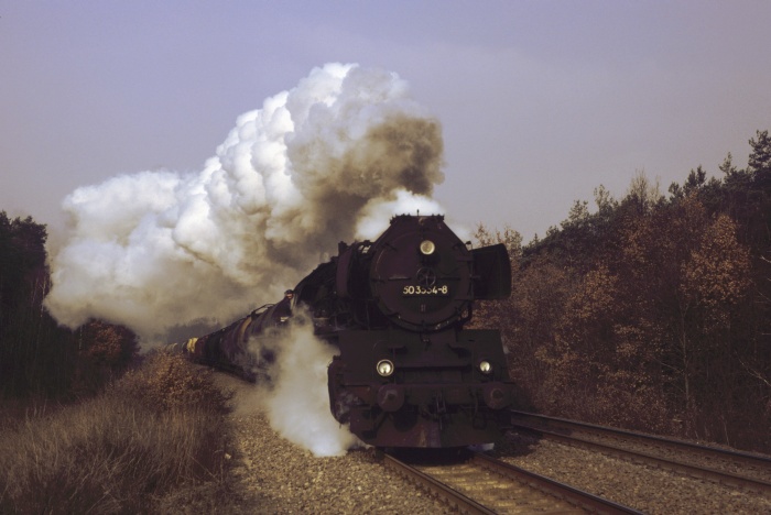 50 3554 mit Dg nach Wittenberge am Bü Dallmin vor Karstädt, 18.02.1984