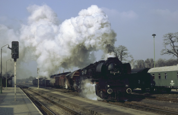 50 3624 mit Ng 61851 Ausfahrt Grabow, 18.02.1984