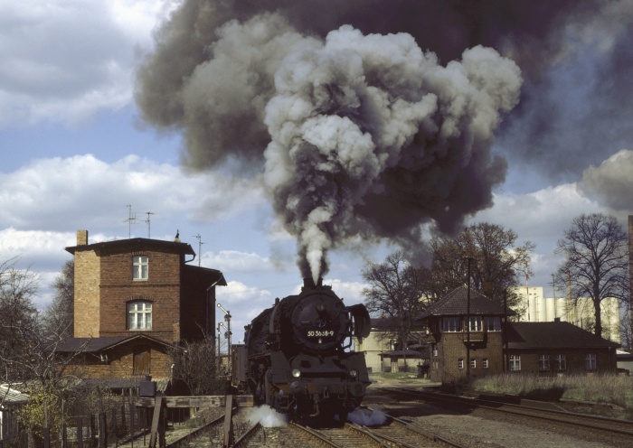 50 3638 mit Ng 61851 Ausfahrt Karstädt, am 18.04.1984