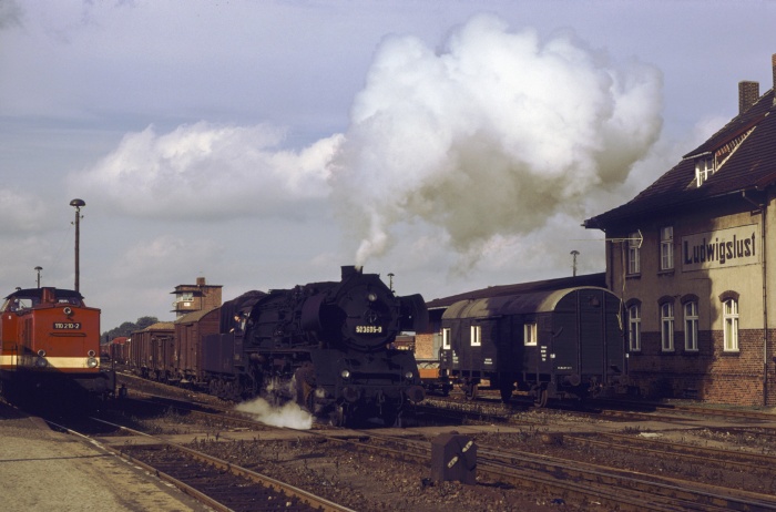 50 3685 mit Ng 61851 Ausfahrt Ludwigslust, 11.10.1984