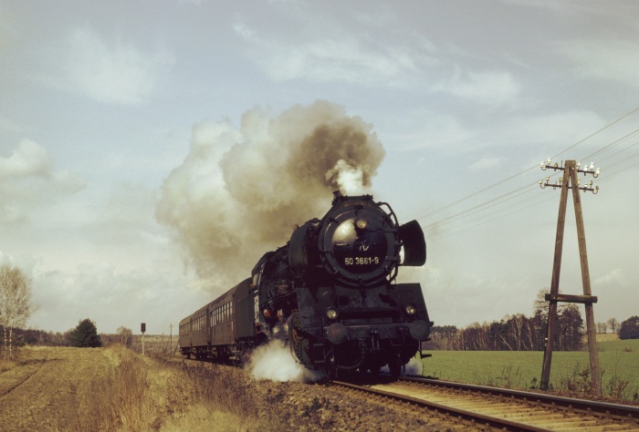 50 3638 mit P 6451 bei Klötze, 29.03.1983