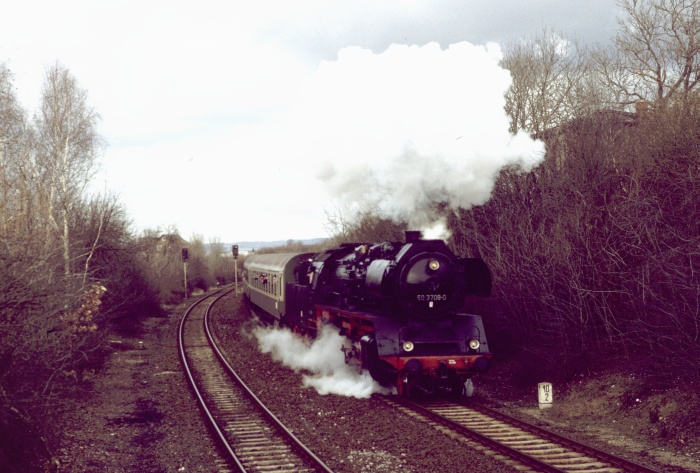 50 3708 mit RB 15870 nach Blankenburg, Ausfahrt Langenstein, um 14:18h am 20.02.1999