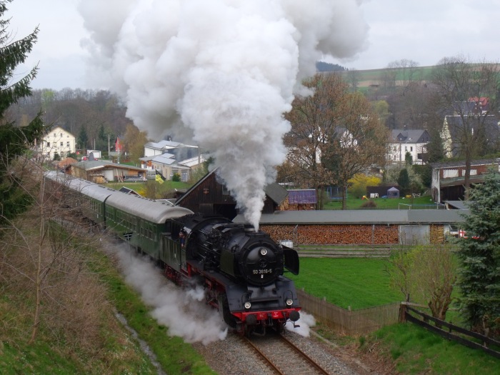 50 3616 mit dem “Pz 91600” nach Annaberg-Buchholz, an der Ausfahrt von Markersbach, um 9:51h am 23.04.2016