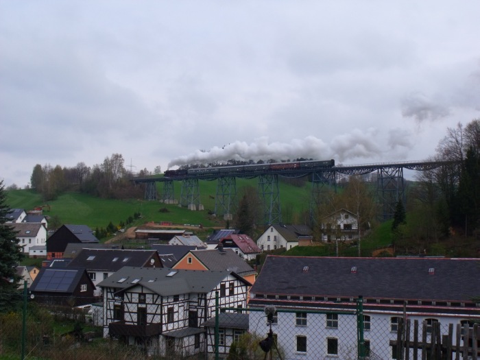 50 3616 mit Pz 91600 auf dem Markersbacher Viadukt, um 9:56h am 23.04.2016