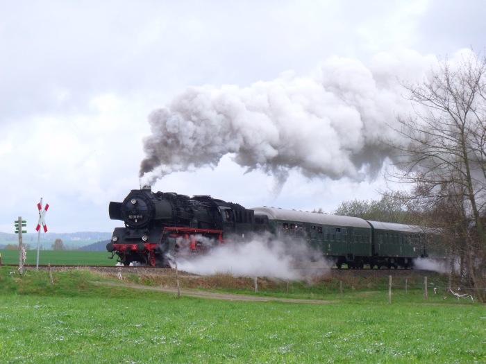 50 3616 mit Pz 91600 weit hinter Walthersdorf, zu Beginn der Kurve am Scheitelpunkt, um 10:31h am 24.04.2016