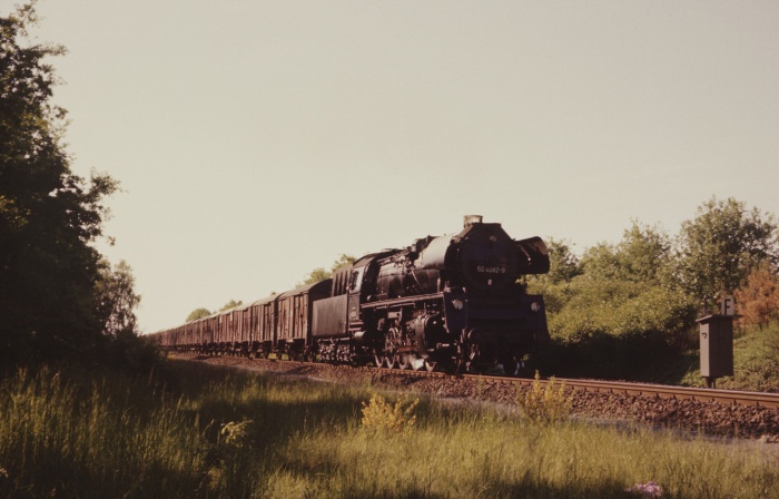 50 4082 Güterzug Richtung Schwanheide hinter Büchen, 07.06.1975