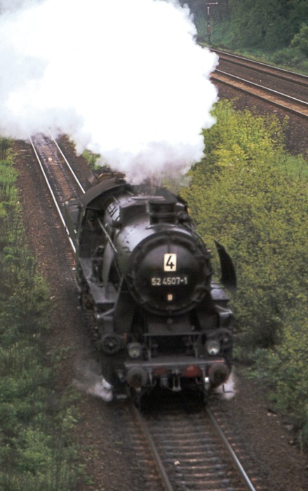 52 4507 als Lz bei Frankfurt/Oder-Wintergarten, im Mai 1977