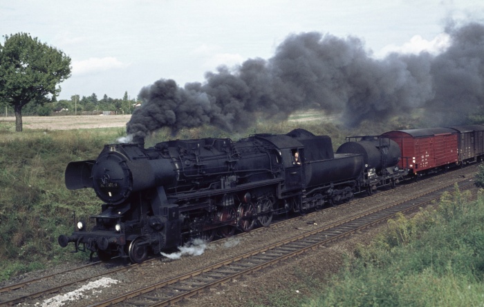 52 8101 mit Gz bei Altglienicke, 01.10.1975